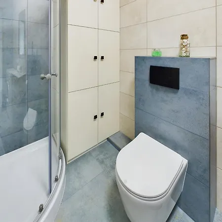 Bright & Modern Braminskiego With Parking And Balcony By Renters Gdaňsk